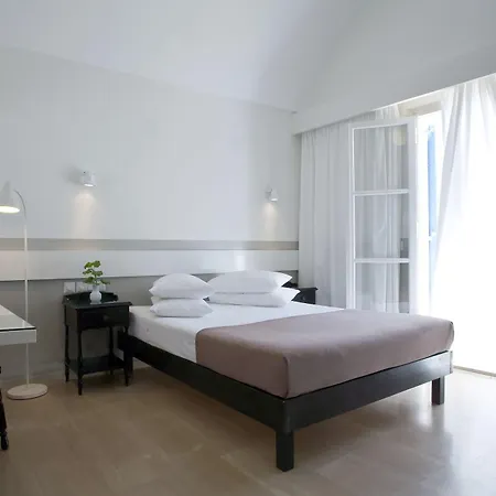 Kamari Beach Hotel Hotel 3*