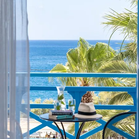 Kamari Beach Hotel Hotel 3*